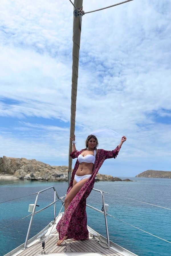 why you should stay in ornos mykonos - easy and fun boat trips