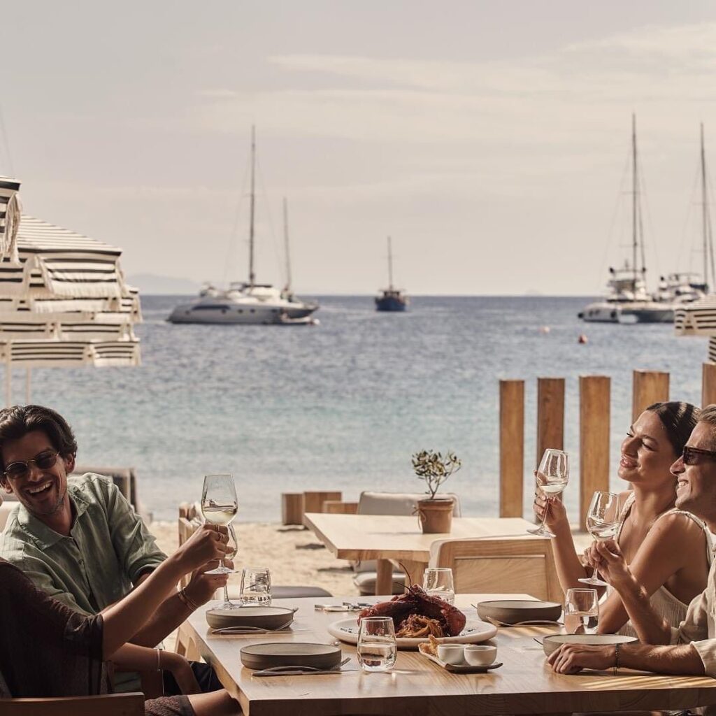 kuzina beach bar resto mykonos ornos